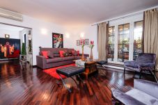 Studio a Roma - Amazing Penthouse with Terrace at Caracalla