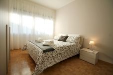 Appartamento a Roma - Eur Bright Spacious Apartment with balconies and parking only for small cars