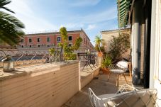 Appartamento a Roma -  Central and Lovely 2BR Apartment with Terrace