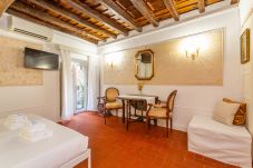 Studio a Roma - Al Cortile del Moro Suite