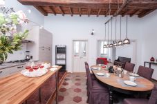 Apartment in Rome - Regal Home in Trastevere