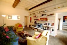 Apartment in Rome - The Trevi Fountain and Spanish Steps Experience