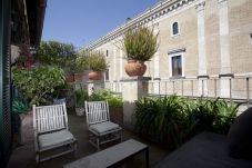 Apartment in Rome - Splendid Penthouse in Campo de' Fiori