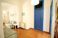 Apartment in Rome - Walk to the Colosseum from your Family Apt 