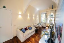 Apartamento en Roma - Colosseum 2BR Elegance and Charm