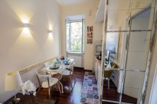 Apartamento en Roma - Colosseum 2BR Elegance and Charm