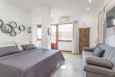 Villa en Roma - St. Peter's Spacious 4 BDR with Private Parking